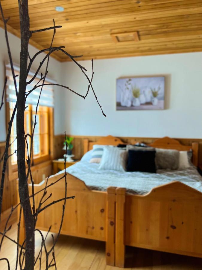 Auberge Au Poste De Traite Sainte-Famille ภายนอก รูปภาพ