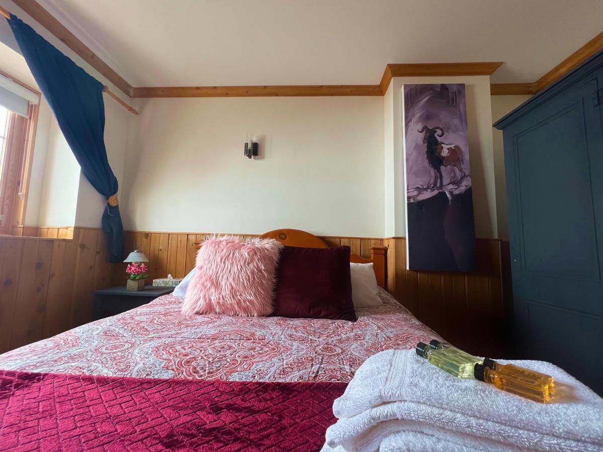 Auberge Au Poste De Traite Sainte-Famille ภายนอก รูปภาพ