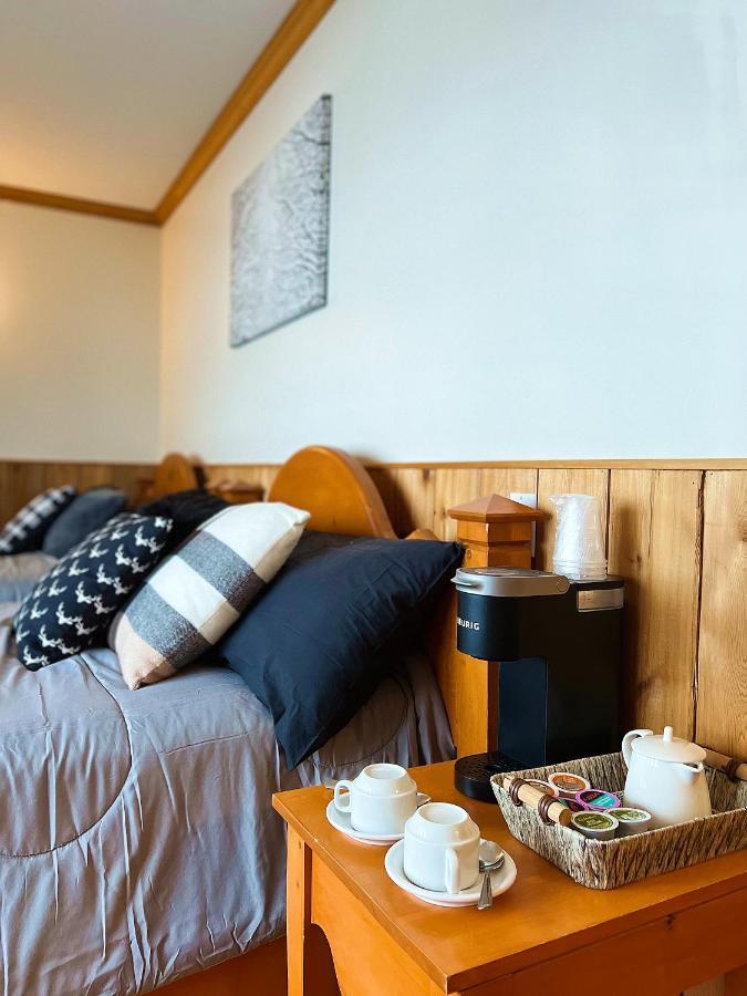 Auberge Au Poste De Traite Sainte-Famille ภายนอก รูปภาพ
