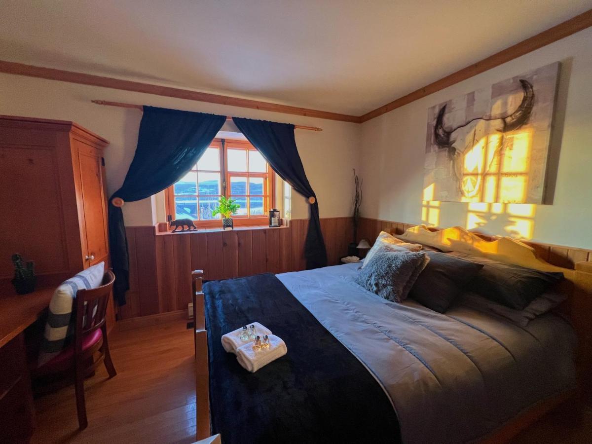 Auberge Au Poste De Traite Sainte-Famille ภายนอก รูปภาพ