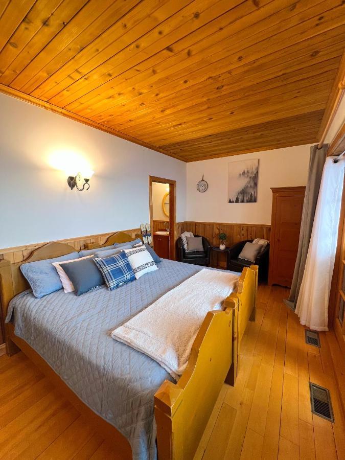Auberge Au Poste De Traite Sainte-Famille ภายนอก รูปภาพ