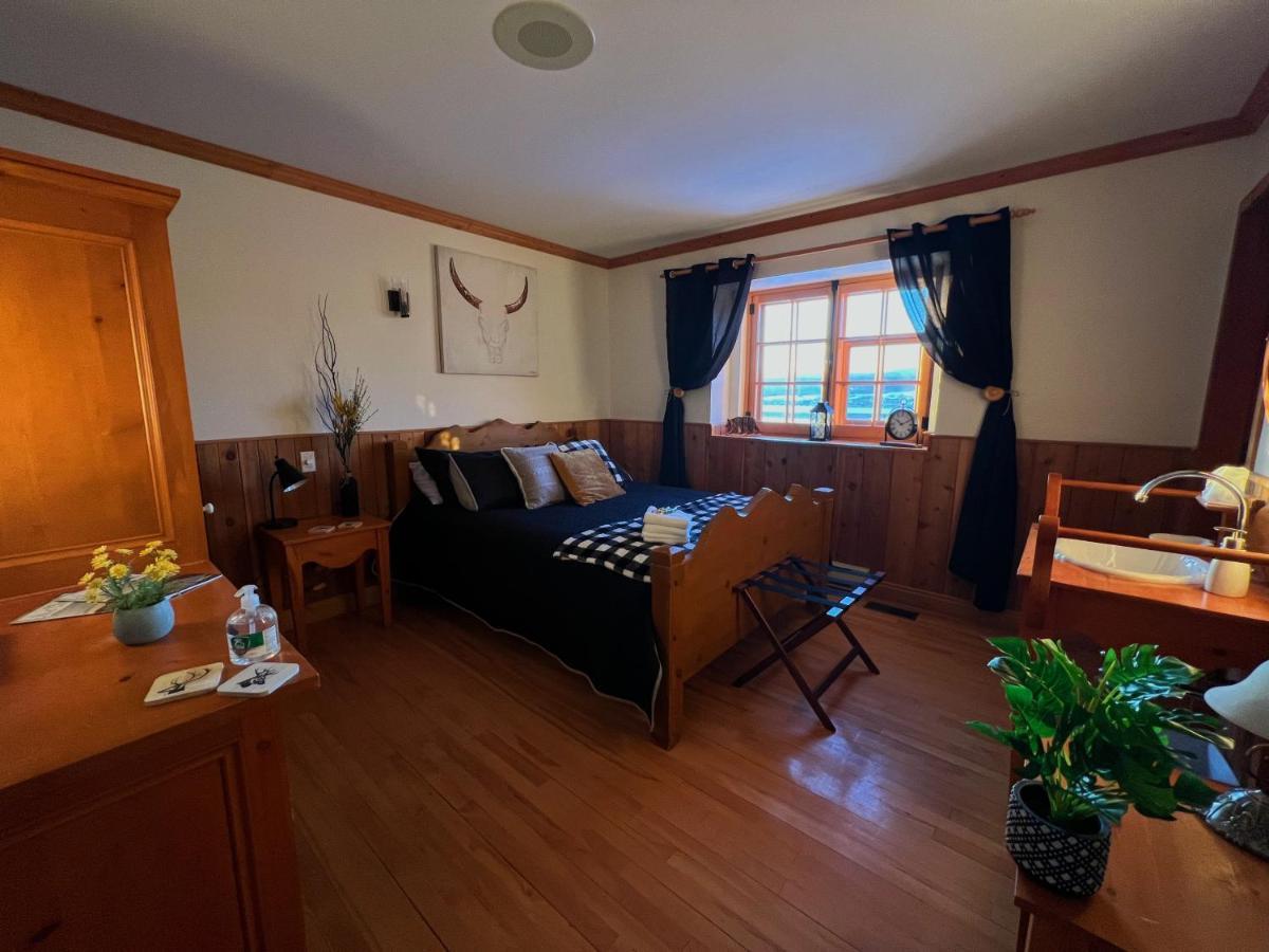 Auberge Au Poste De Traite Sainte-Famille ภายนอก รูปภาพ