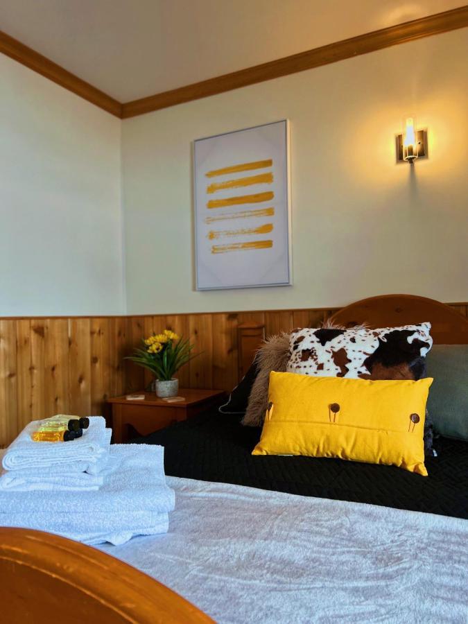 Auberge Au Poste De Traite Sainte-Famille ภายนอก รูปภาพ
