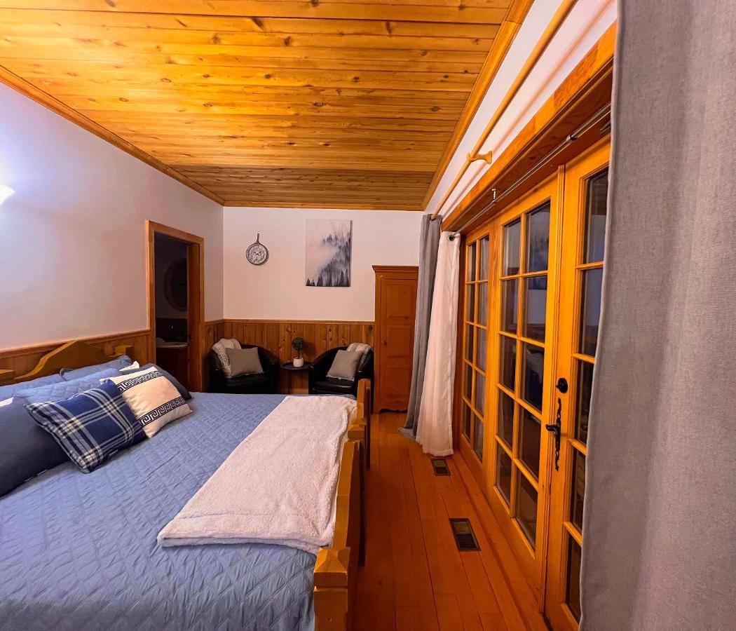 Auberge Au Poste De Traite Sainte-Famille ภายนอก รูปภาพ